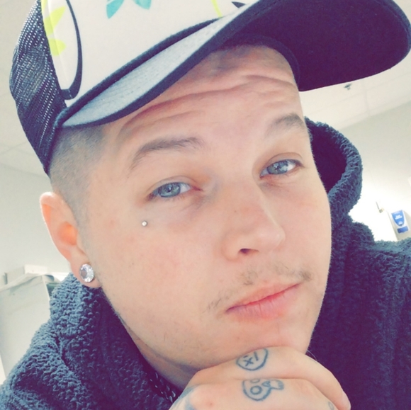 Meet your Posher, Michael - Picture 14 of 16